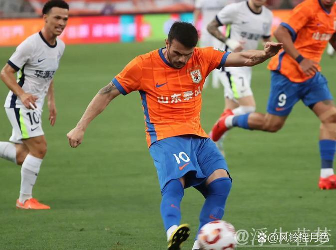 武汉双外援闪耀 两球力克青岛 武汉双外援闪耀 两球力克青岛